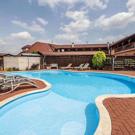 Hotel Aldo Uničov المظهر الخارجي الصورة